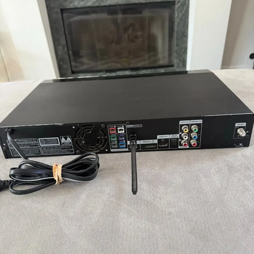 Samsung HT-Z320 DVD Home Theater Receiver Main Unit Powers On No Remote